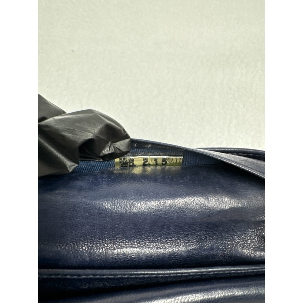 Chanel Lambskin Bi Fold Wallet in Navy - Vintage Luxury - Picture 7 of 7